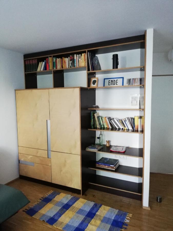 Room In Maisonette With Garden, Parking Place Виена Екстериор снимка